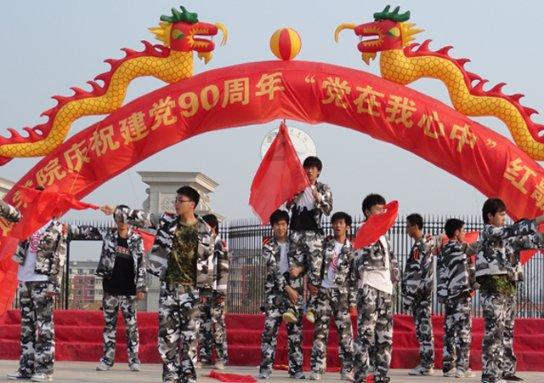穷文富武真不假!看这些大师的拜师费,秒懂他们为何拒战,输不起