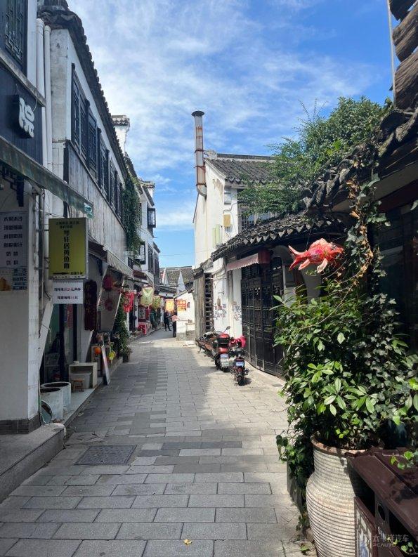 福莱纳找车轮